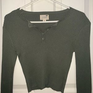 Army green fitted cropped & ribbed henley